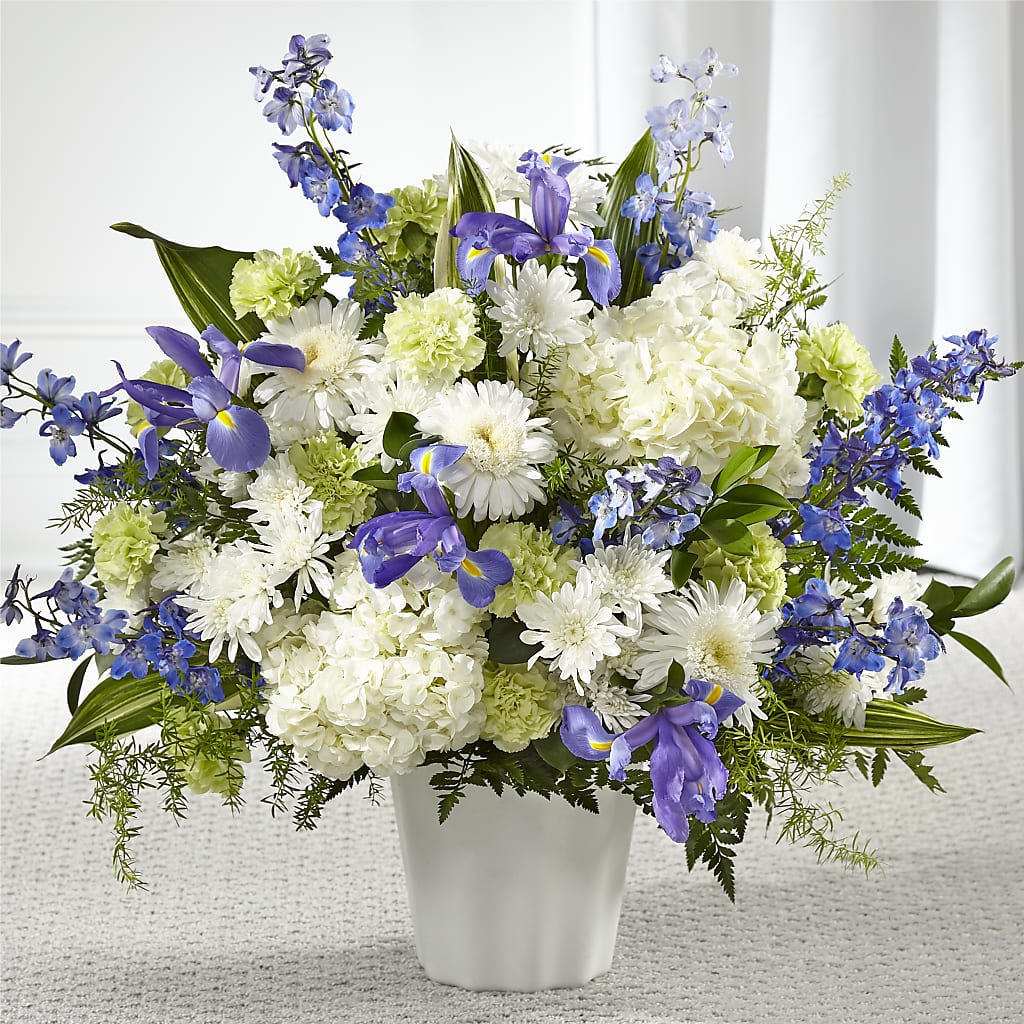 Soft Serenity Floor Basket – Floristeria Fabiana, Charlotte NC