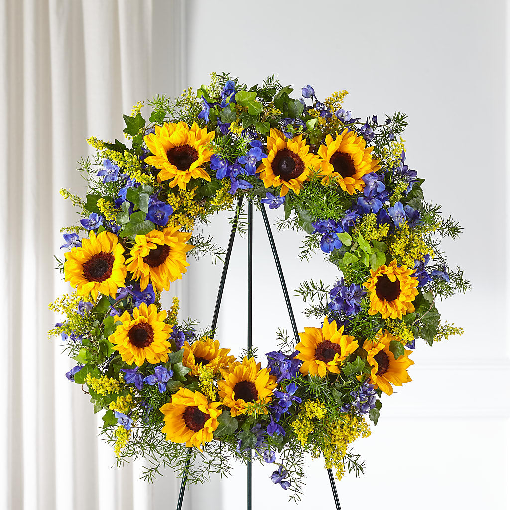 Bright Rays Wreath – Floristeria Fabiana, Charlotte NC