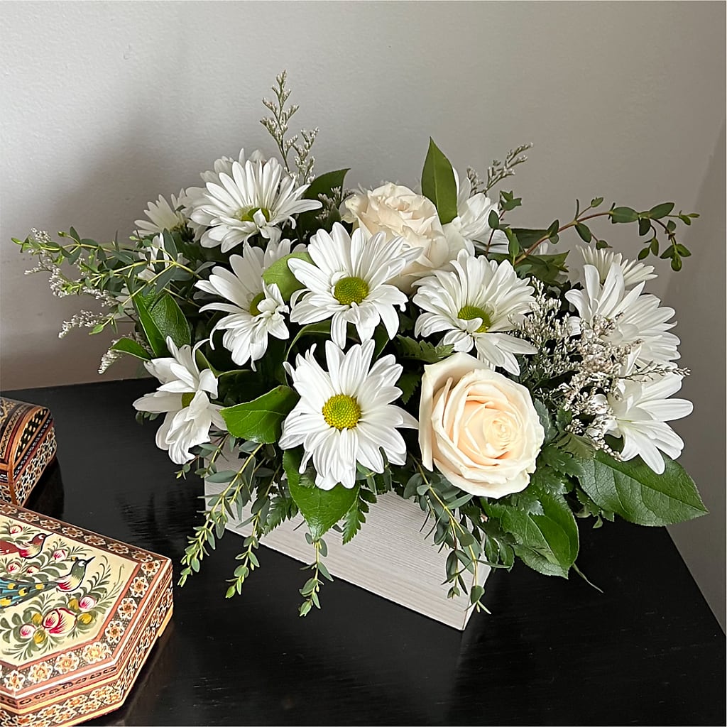 Fresh Linen Box Bouquet –  Floristeria Fabiana, Charlotte NC