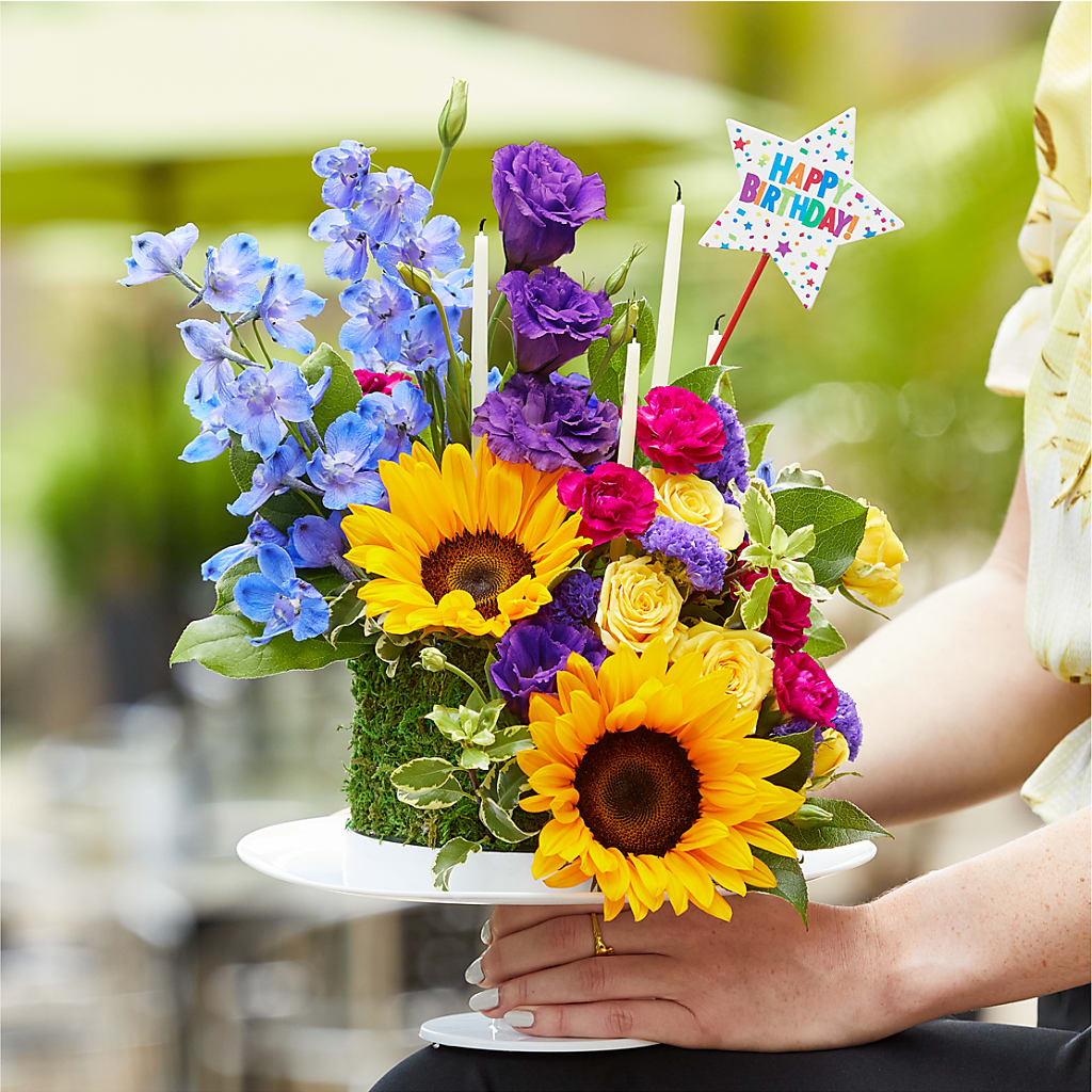 Star of the Day Floral Cake –  Floristeria Fabiana, Charlotte NC